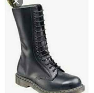 1940 Doc Marten 14 hole size 7